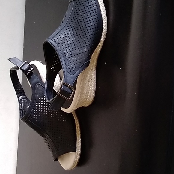 Open Toe Wedges - Picture 2 of 5